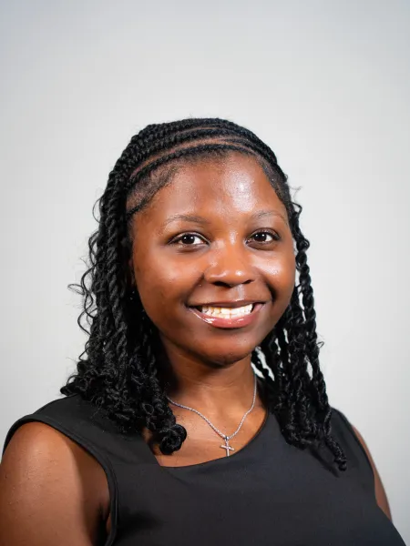 Makayla Headshot