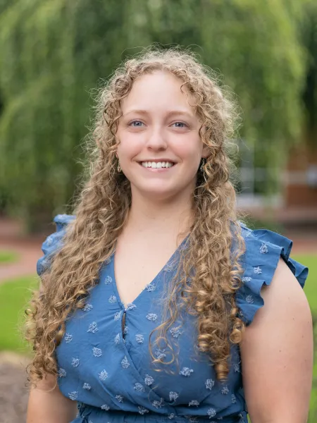 Caitlynn headshot