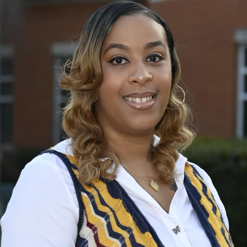 Miltonjha Grier headshot